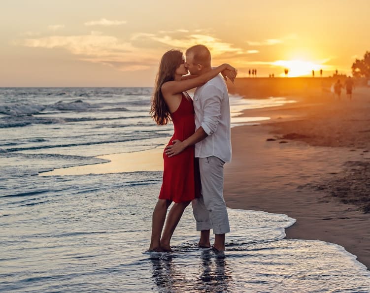 La Casa 7 en Acuario ve las responsabilidades del matrimonio como algo importante y quiere que su pareja les sea leal.